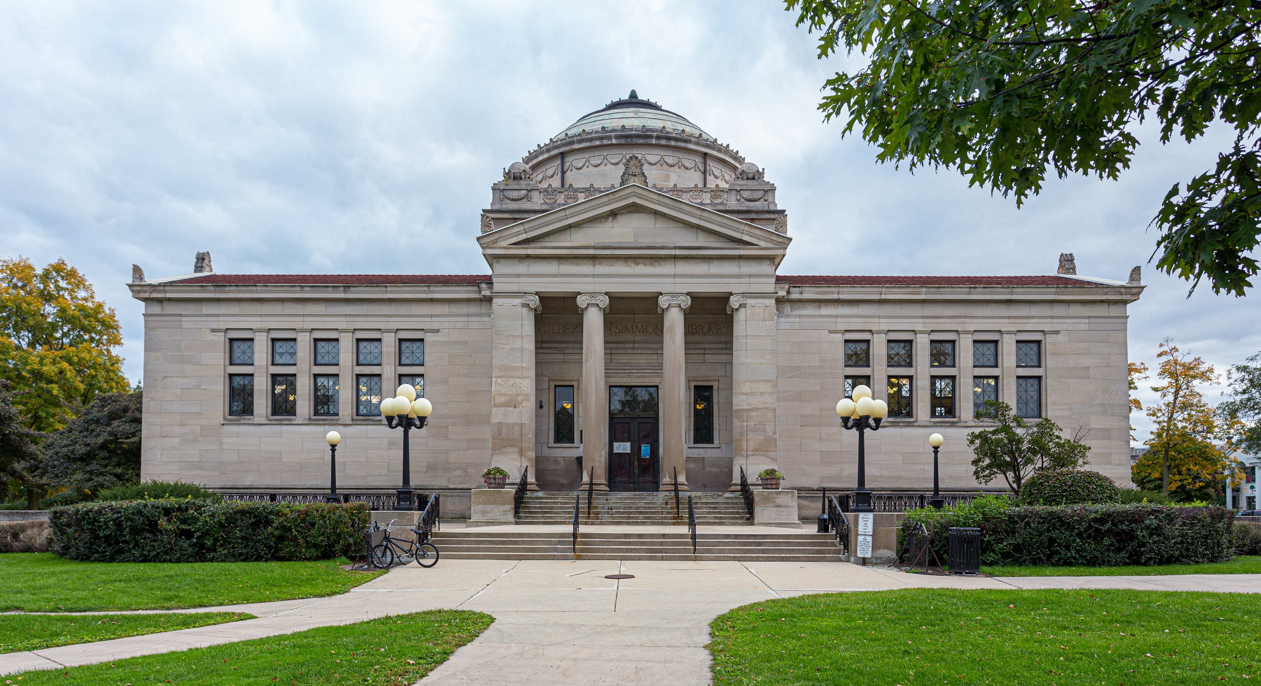Gilbert M. Simmons Memorial Library. Kenosha, Wisconsin. Daniel Burnham, 1900.